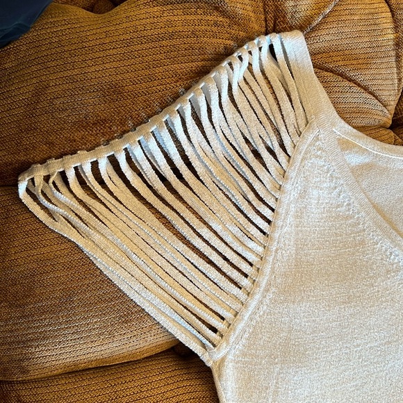 Armani Exchange knitted silver size L top.lattice-sleeves. Excellent condition. - Picture 2 of 4